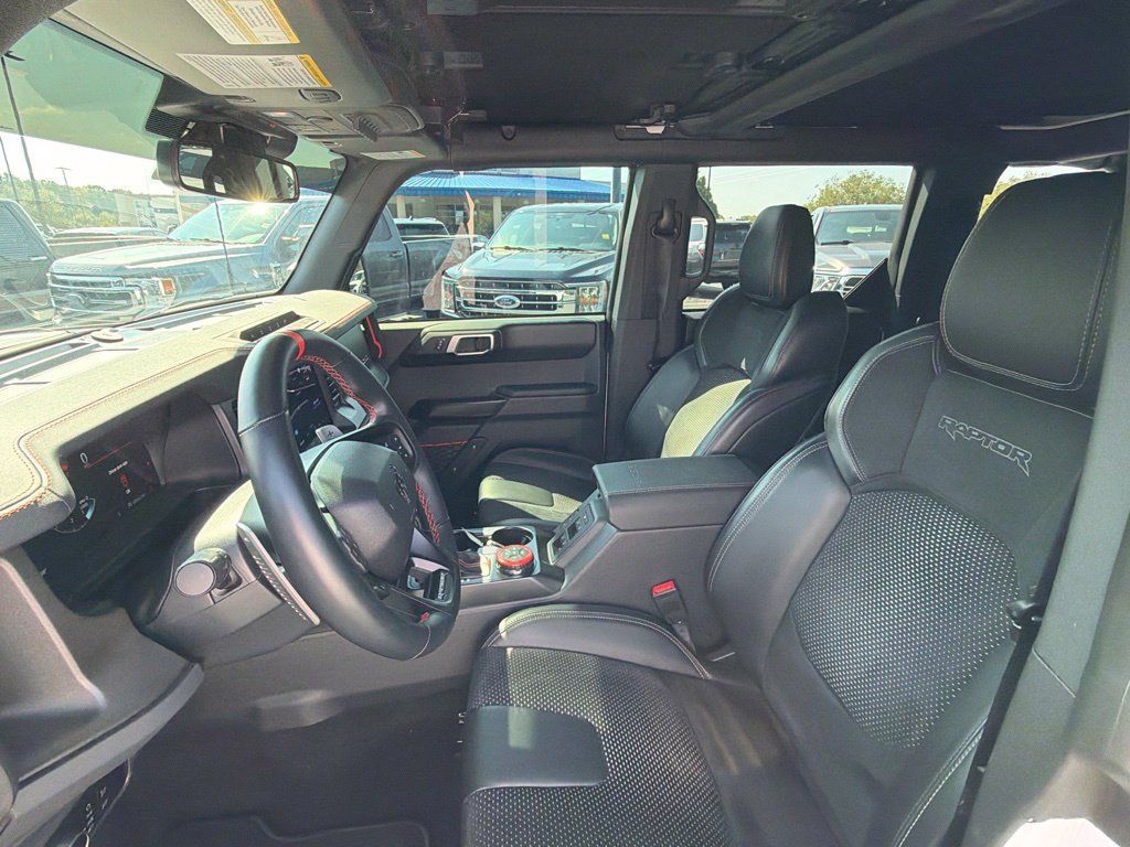 Used 2025 Ford Bronco Raptor AWD/4WD image 13