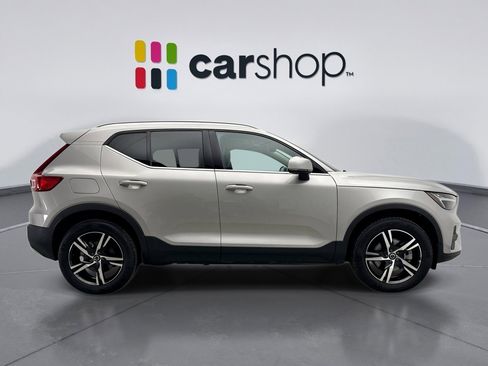 Used 2025 Volvo XC40 B5 Core image 6