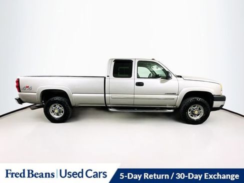 Used 2006 Chevrolet Silverado 2500 LT w/ Snow Plow Prep Package AWD/4WD image 9
