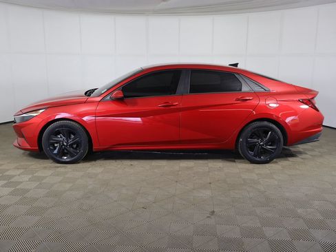 Used 2023 Hyundai Elantra SEL w/ Preferred Accessory Package FWD image 12