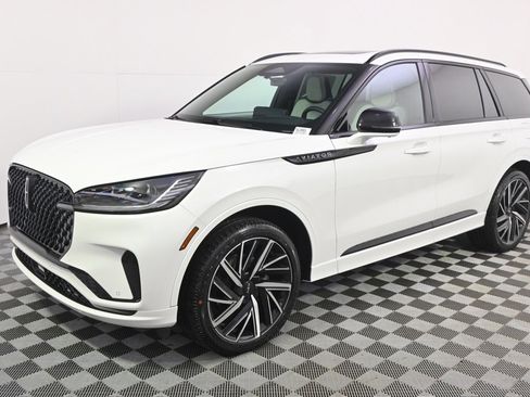 New 2026 Lincoln Aviator Black Label w/ Jet Appearance Package image 2