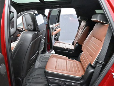 Used 2024 GMC Yukon Denali Ultimate image 31