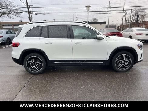 New 2026 Mercedes-Benz GLB 250 4MATIC image 7