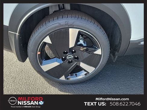 Used 2026 Nissan Kicks SR w/ Cold Weather Package AWD/4WD image 8
