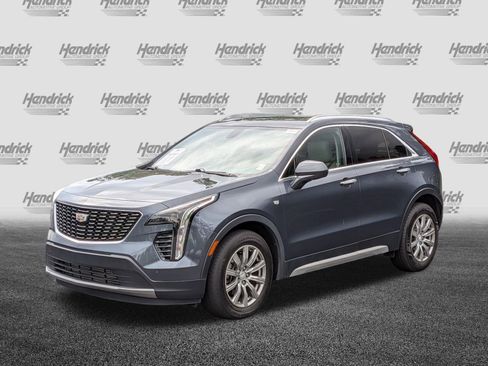 Used 2019 Cadillac XT4 Premium Luxury w/ Cold Weather Package FWD image 5