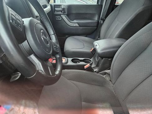 Used 2018 Jeep Wrangler Unlimited Sport S image 13