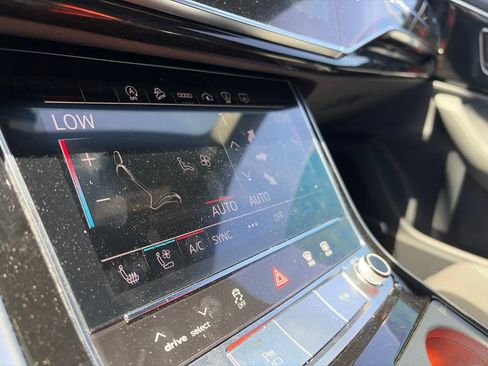Used 2022 Audi Q8 Prestige w/ Prestige Package AWD/4WD image 18