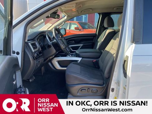 Used 2021 Nissan Titan SV w/ SV Convenience Package RWD image 15