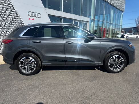 Certified 2025 Audi Q5 Premium w/ Convenience Package AWD/4WD image 27