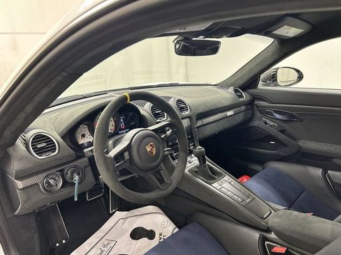 Certified 2025 Porsche 718 Cayman GT4 RS RWD image 19