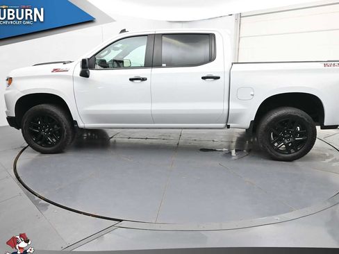 Used 2025 Chevrolet Silverado 1500 LT Trail Boss AWD/4WD image 17