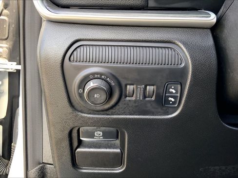 Used 2024 Jeep Wagoneer Series II w/ Flexible Seating Group RWD image 33