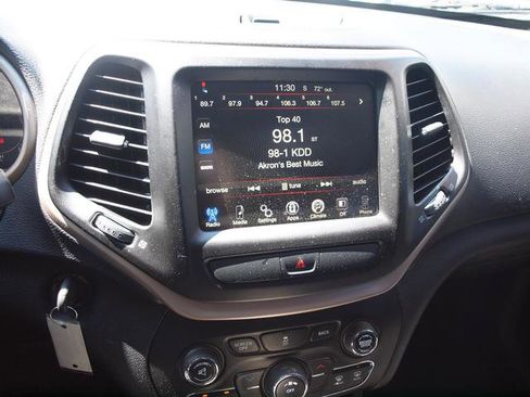Used 2015 Jeep Cherokee Latitude FWD image 10