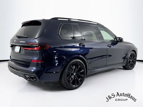 Used 2025 BMW X7 M60i AWD/4WD image 7