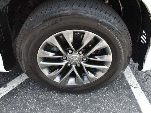 Used 2018 Lexus GX 460 Luxury AWD/4WD image 33