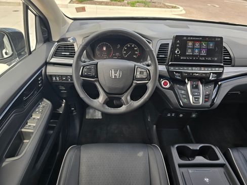 Used 2025 Honda Odyssey Elite image 13