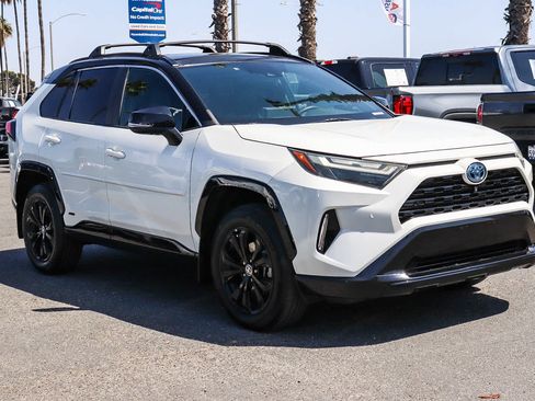 Used 2022 Toyota RAV4 XSE AWD/4WD image 3