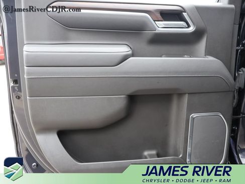 Used 2025 GMC Sierra 1500 SLT AWD/4WD image 16