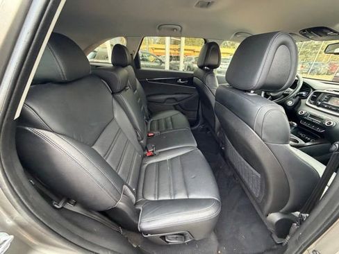 Used 2016 Kia Sorento EX image 16
