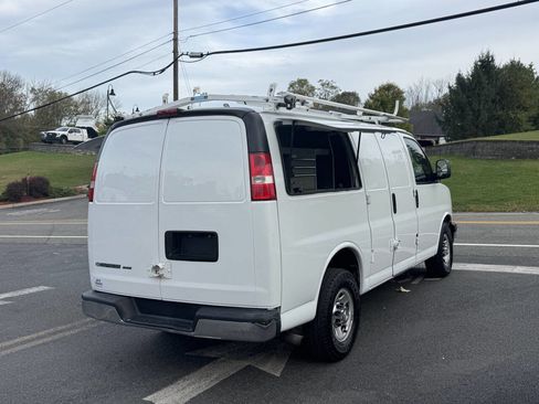 Used 2017 Chevrolet Express 2500 w/ Express Access Plus Package image 7