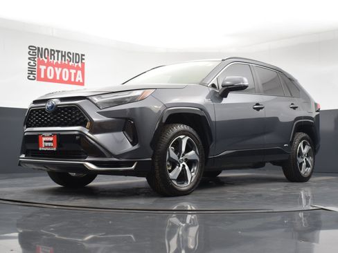 Used 2024 Toyota RAV4 SE w/ Weather & Moonroof Package image 33