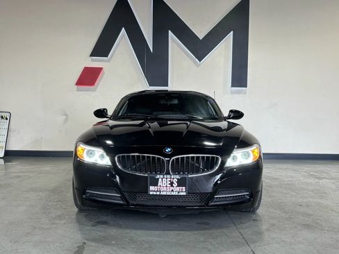 Used 2014 BMW Z4 sDrive28i image 2