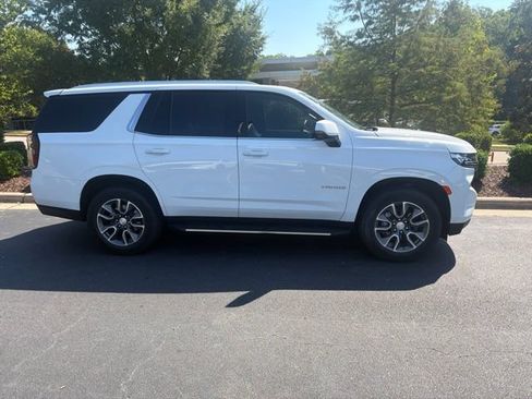 Used 2023 Chevrolet Tahoe LT w/ Luxury Package AWD/4WD image 3
