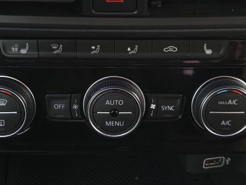 Used 2019 Volkswagen Jetta SE FWD image 28