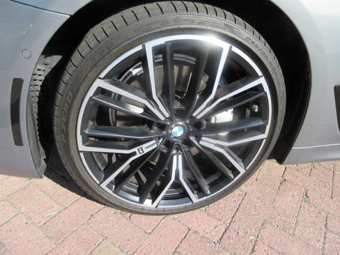Used 2023 BMW 540i w/ M Sport Package image 75