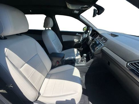Used 2020 Volkswagen Tiguan SE R-Line AWD/4WD image 23