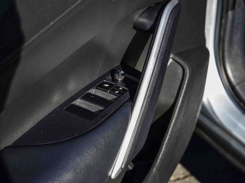 Certified 2023 Toyota Corolla Cross LE image 26