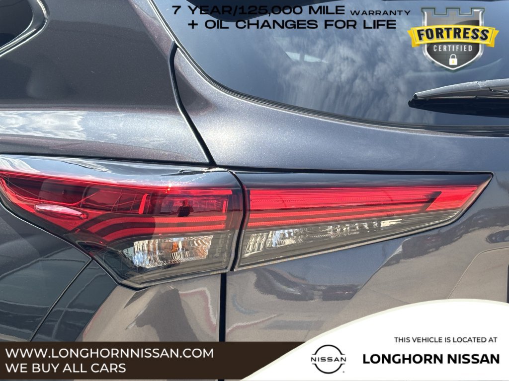 Used 2022 Toyota Highlander L FWD image 6