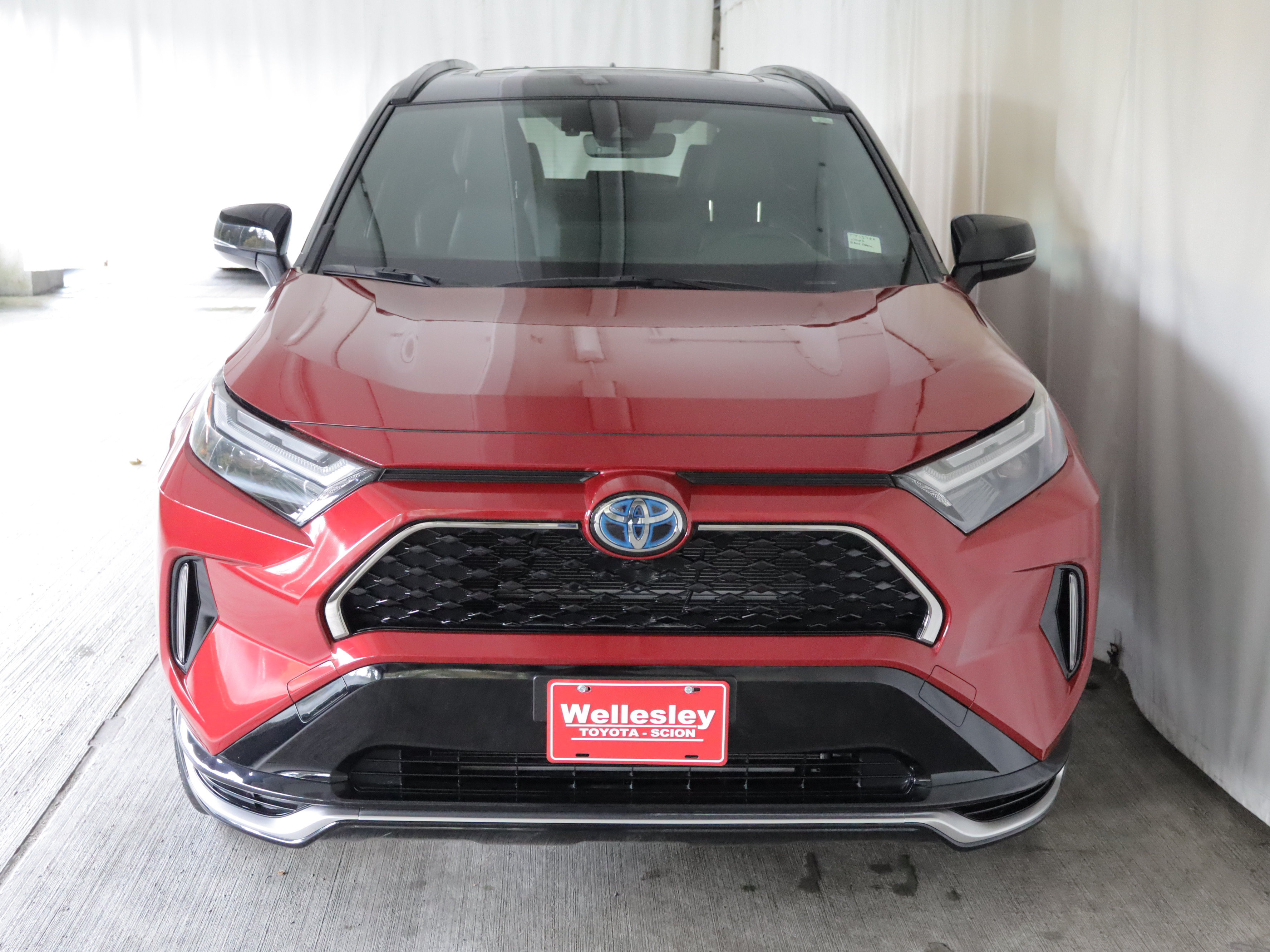 Used 2023 Toyota RAV4 XSE w/ Weather Package AWD/4WD image 4