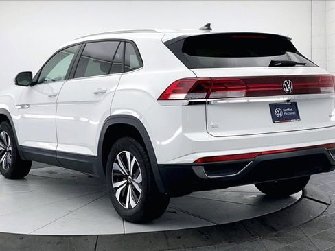 Used 2025 Volkswagen Atlas Cross Sport SE image 12