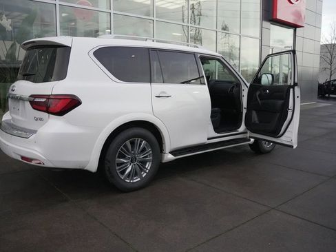 Used 2024 INFINITI QX80 Luxe AWD/4WD image 4