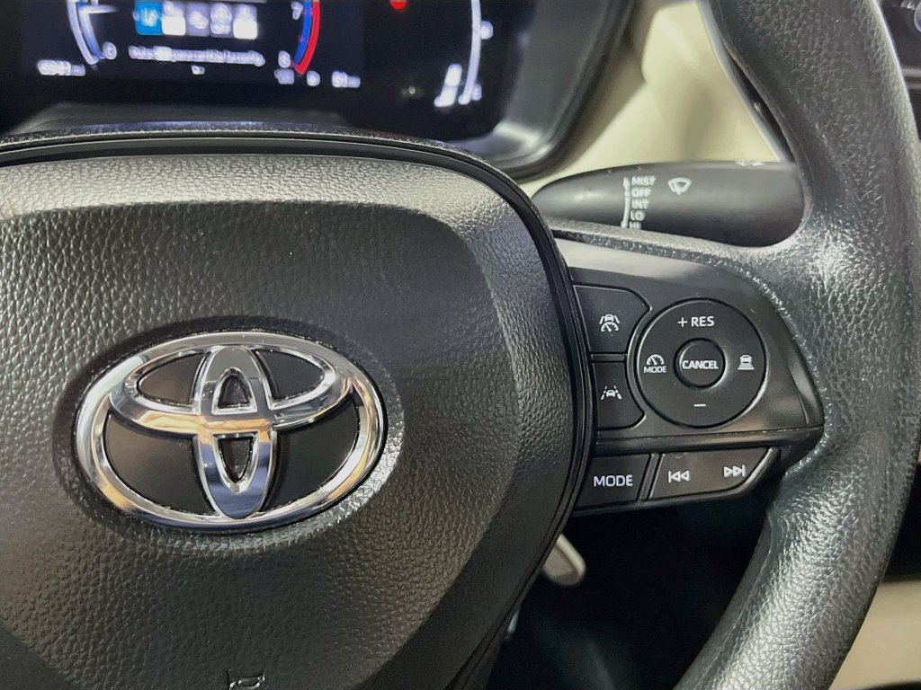 Used 2026 Toyota Corolla LE FWD image 17