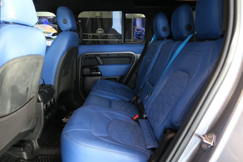 Used 2024 Land Rover Defender 110 X-Dynamic SE AWD/4WD image 35