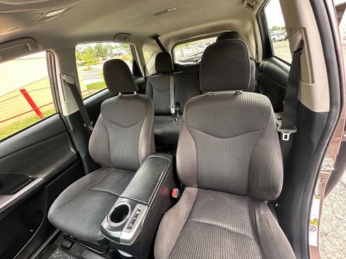 Used 2015 Toyota Prius V Three image 19