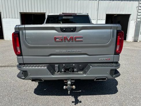 Used 2023 GMC Sierra 1500 AT4 w/ AT4 Premium Package AWD/4WD image 4