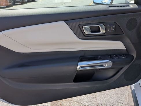 Used 2025 Ford Mustang GT Premium RWD image 9