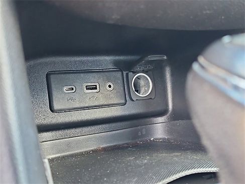 Used 2019 Chevrolet Equinox LT image 27