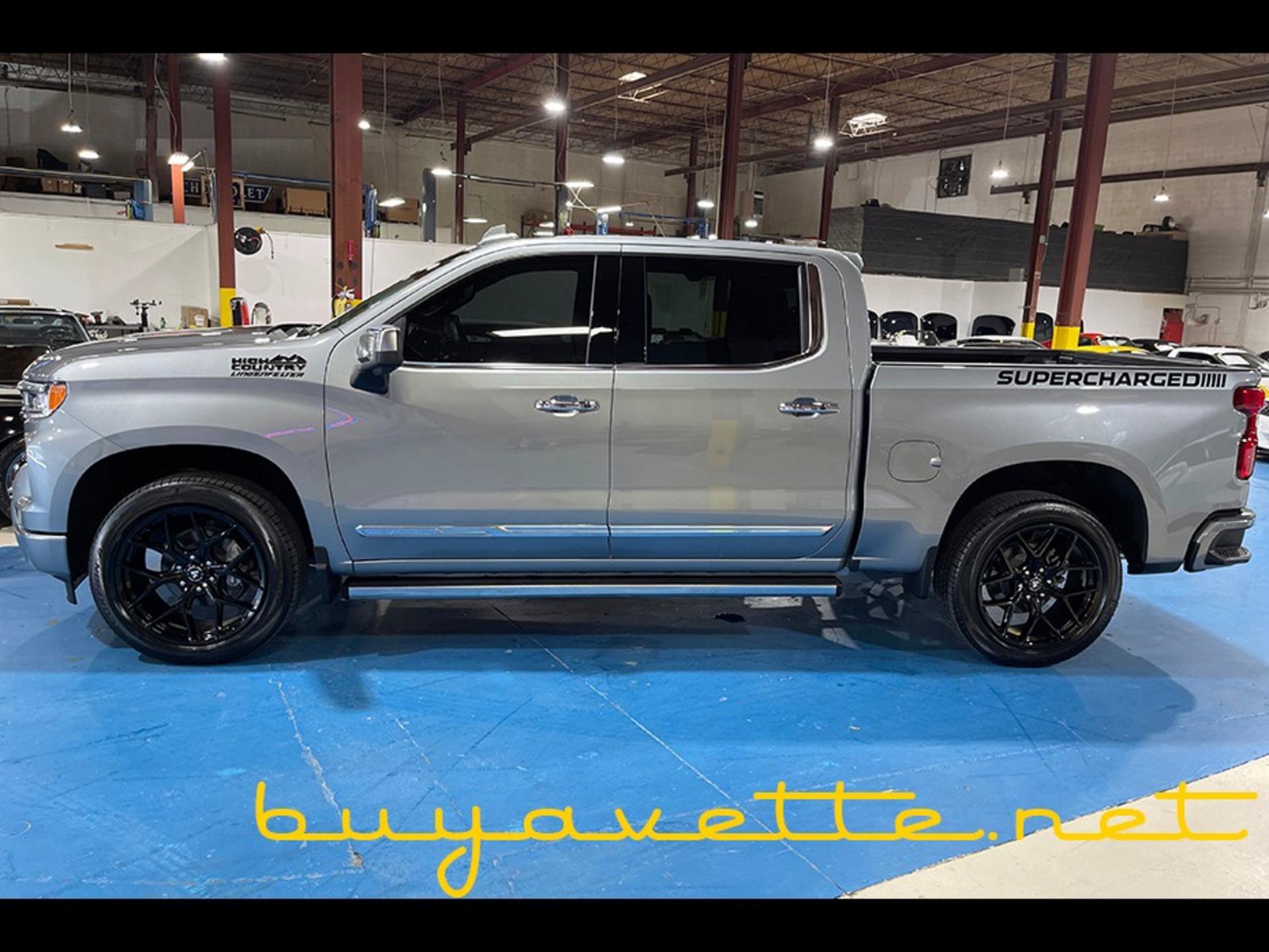 Used 2025 Chevrolet Silverado 1500 High Country w/ Technology Package AWD/4WD image 6