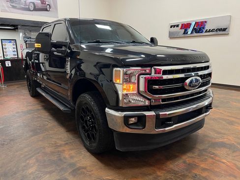 Used 2021 Ford F250 Lariat w/ Lariat Value Package image 3