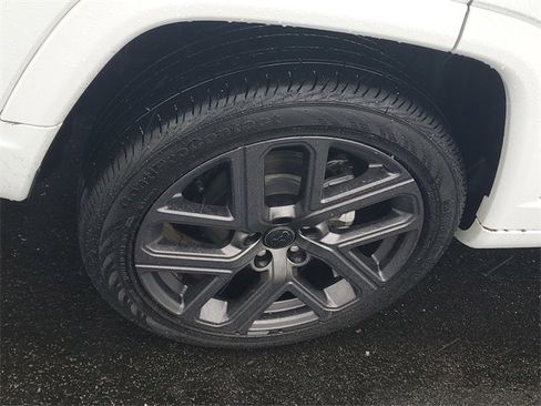 Used 2025 Jeep Compass Limited w/ High Altitude Package image 5