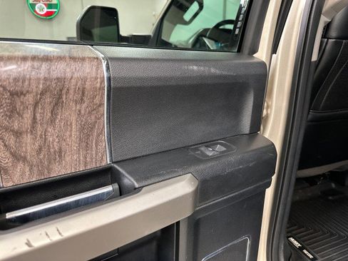 Used 2017 Ford F250 Lariat w/ Chrome Package image 35