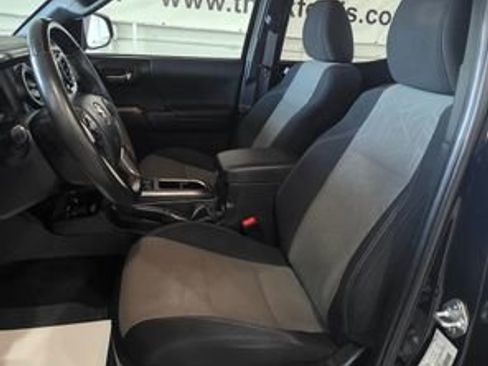 Used 2023 Toyota Tacoma TRD Off-Road image 14