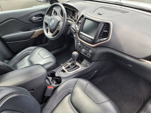Used 2018 Jeep Cherokee Limited FWD image 4