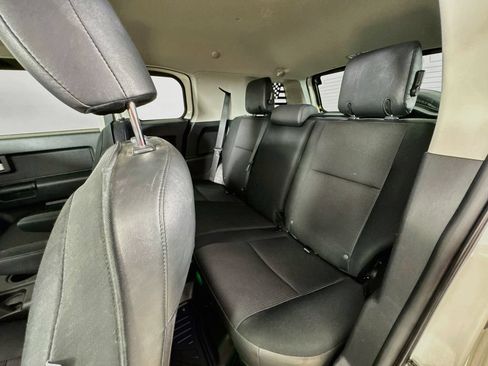 Used 2014 Toyota FJ Cruiser 4WD w/ Convenience Package image 22