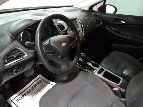 Used 2018 Chevrolet Cruze LS image 8