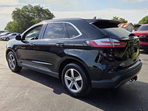 Used 2023 Ford Edge SEL w/ Convenience Package AWD/4WD image 3